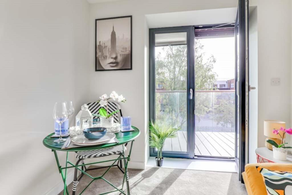 Luton Cozy & Lovely For Contractors
