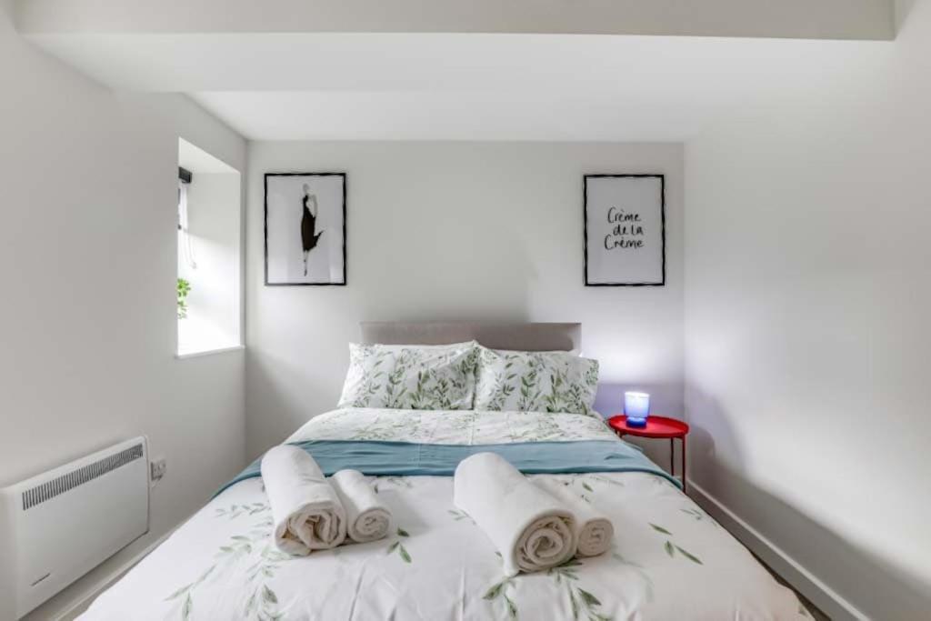 Luton Cozy & Lovely For Contractors Apartment