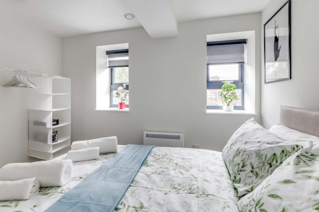 Luton Cozy & Lovely For Contractors Apartment