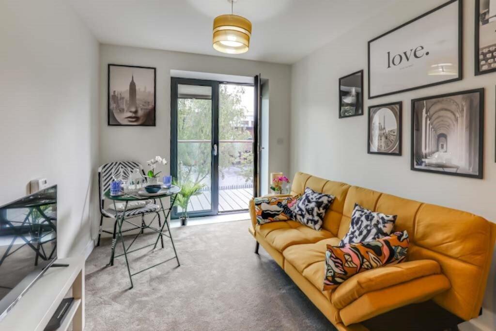 Luton Cozy & Lovely For Contractors