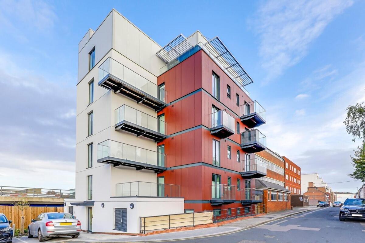 Luton Cozy & Lovely For Contractors Luton (Bedfordshire)